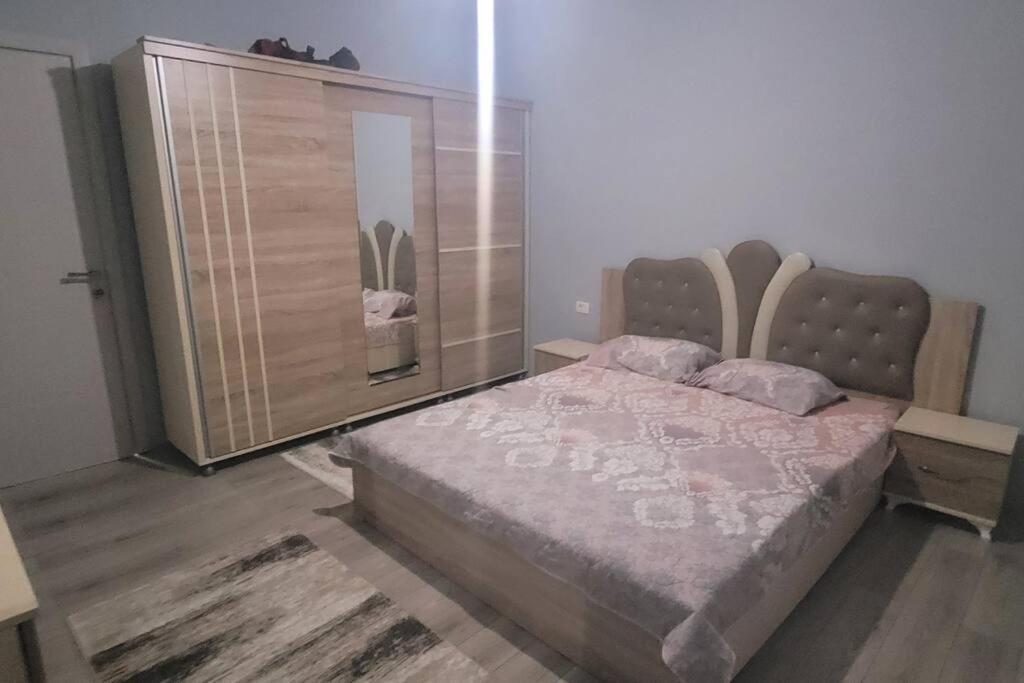 Lovely 2-Bedroom Apartment Skopje Bagian luar foto